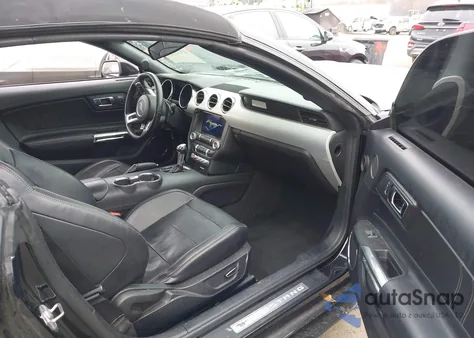 2016 Ford Mustang Gt Premium z USA, uszkodzony, nr VIN 1FATP8FF7G5311186